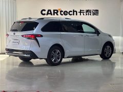 Toyota SIENNA 2021 2.5L Hybrid Limited - фото 4