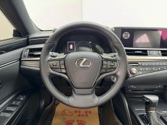 Lexus ES 200 Edition - фото 16