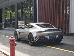Lynk & Co V8 Vantage 2024 4.0T V8 Coupe - фото 9