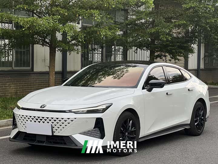 Changan UNI-V 1.5T Premium Version - автомобиль из Китая