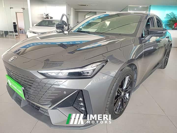 Changan UNI-V 1.5T Deluxe Version - автомобиль из Китая
