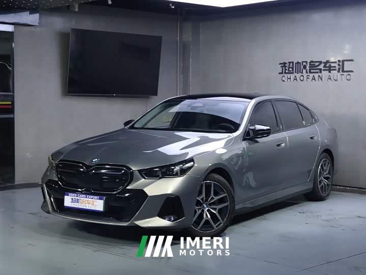 BMW i5 eDrive 35L Deluxe Version M - автомобиль из Китая