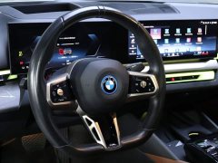 BMW i5 eDrive 35L Deluxe Version M - фото 14