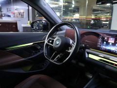 BMW i5 eDrive 35L Deluxe Version M - фото 20