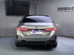BMW i5 eDrive 35L Deluxe Version M - фото 4