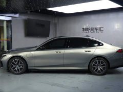 BMW i5 eDrive 35L Deluxe Version M - фото 6