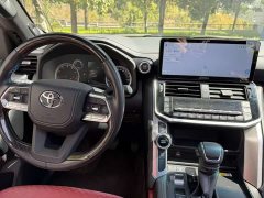 Toyota Land Cruiser (imported) LC300 3.5T automatic - фото 15