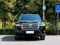 Toyota Land Cruiser (imported) LC300 3.5T automatic - фото 3