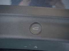 Tesla Model Y Edition - фото 19