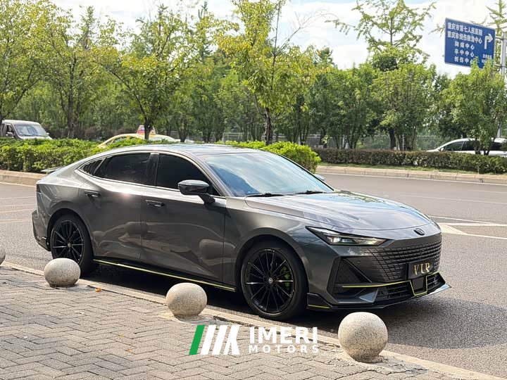 Changan UNI-V 1.5T Edition - автомобиль из Китая