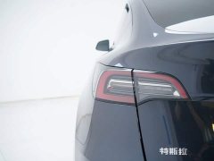 Tesla Model Y Edition - фото 13