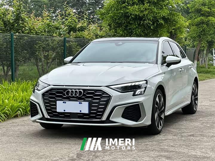 Audi A3 Sportback 35 TFSI stylish and sporty - автомобиль из Китая