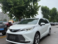 Toyota SIENNA 2.5LPHEV Premium Edition - фото 1