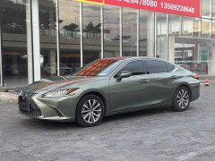 Lexus ES 200 Edition - фото 1