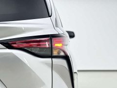 Toyota SIENNA 2.5LPHEV Luxury Edition - фото 8