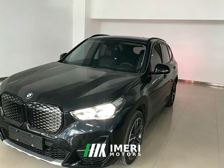 BMW iX1 xDrive30L M - автомобиль из Китая