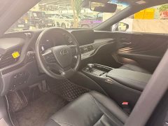 Lexus LS 500h Edition - фото 7