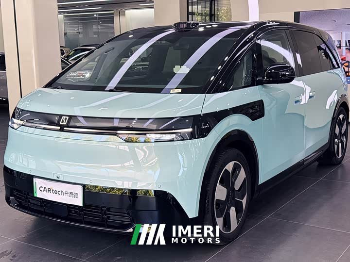 Zeekr MIX Smart Drive Edition - автомобиль из Китая