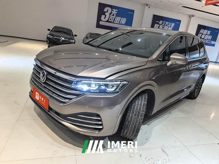 Volkswagen 380TSI Premium Edition