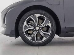 Hongqi E-QM5 Edition - фото 17