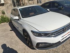 Volkswagen Passat Variant 2021 2.0T Executive - фото 1