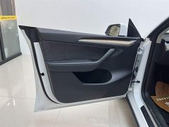 Tesla Model Y standard range rear-wheel drive version - фото 13