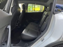 Tesla Model Y standard range rear-wheel drive version - фото 16