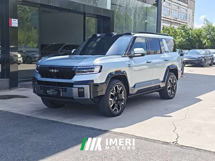 8 Flagship Edition 7 - автомобиль из Китая