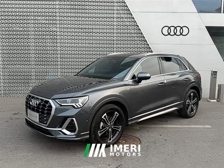 Audi Q3 45 TFSI quattro fashionable and dynamic - автомобиль из Китая