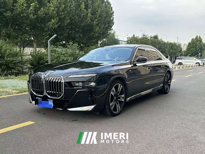 BMW 7 740Li Version M - автомобиль из Китая