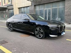 BMW 7 740Li Version M - фото 3