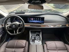BMW 7 740Li Version M - фото 9