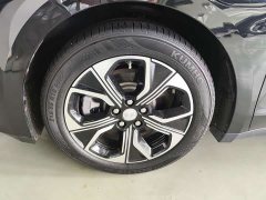 Hongqi E-QM5 Edition - фото 9