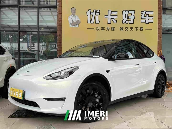 Tesla Model Y Standard Range Edition - автомобиль из Китая