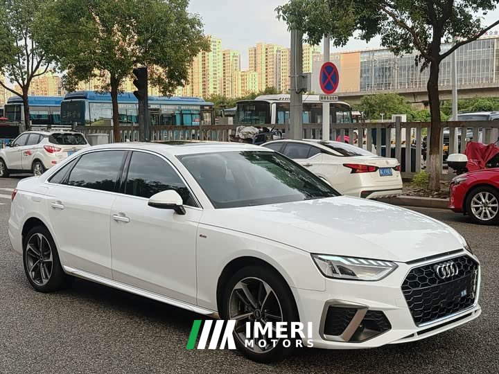 Audi A4L 40 TFSI Fashion Version - автомобиль из Китая