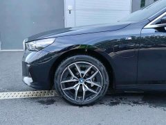 BMW i5 eDrive 35L M - фото 8