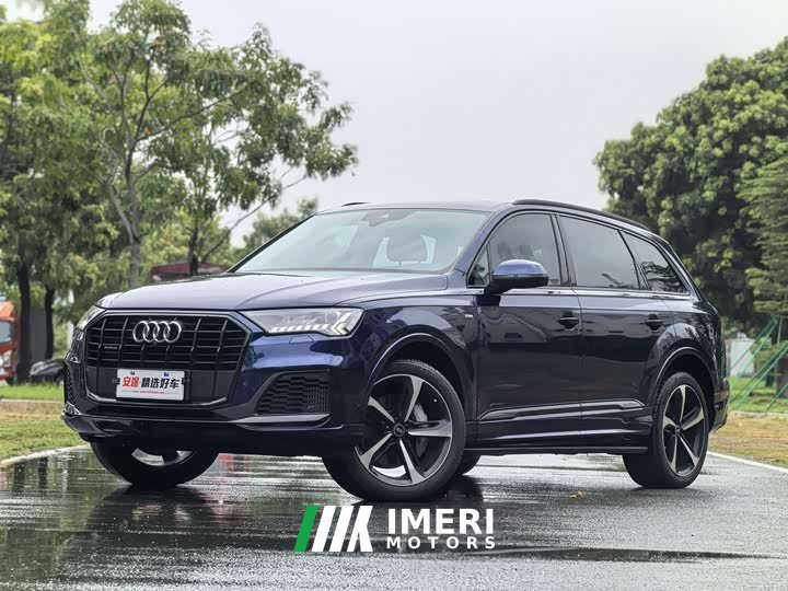 Audi Q7 55 TFSI quattro S line Version - автомобиль из Китая