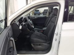 Volkswagen L 330TSI 2WDR-Line Edition - фото 10