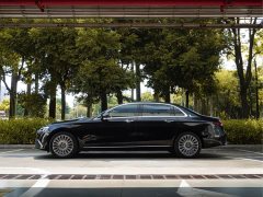 Mercedes-Benz E 300 L Luxury Version - фото 2