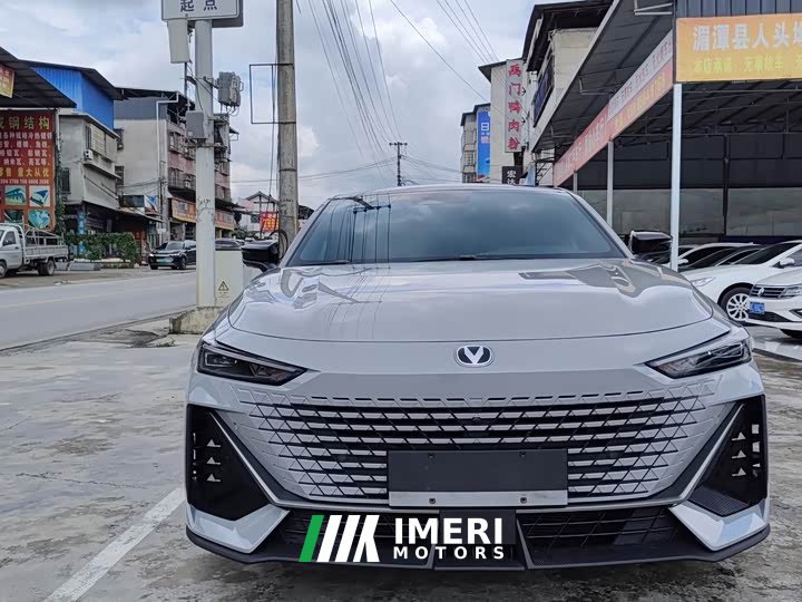 Changan UNI-V 1.5T Premium Version - автомобиль из Китая