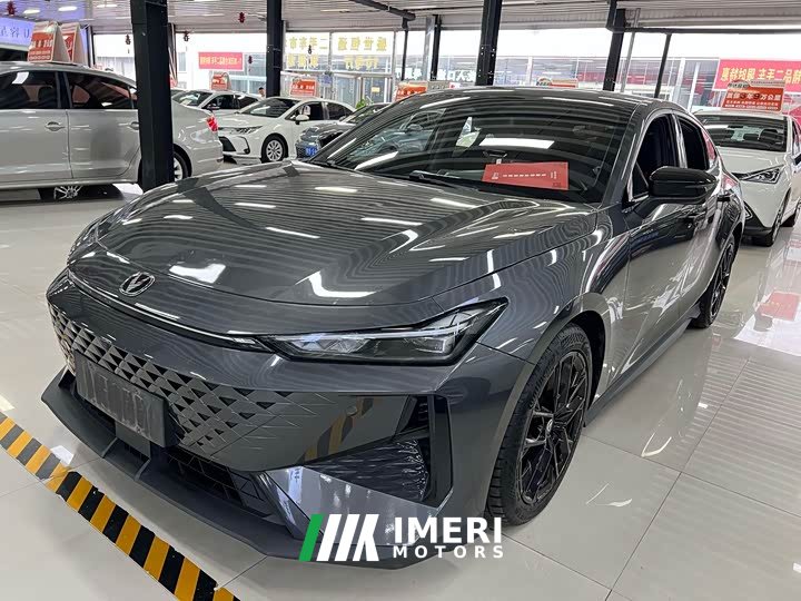 Changan UNI-V 1.5T Premium Version - автомобиль из Китая
