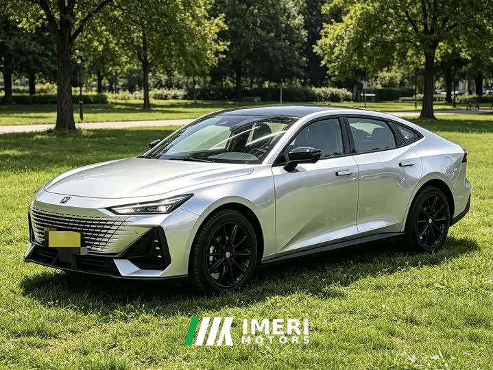 Changan UNI-V 1.5T Premium Version - автомобиль из Китая