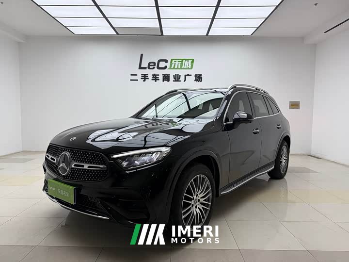 Mercedes-Benz GLC 300 L 4MATIC Version 5