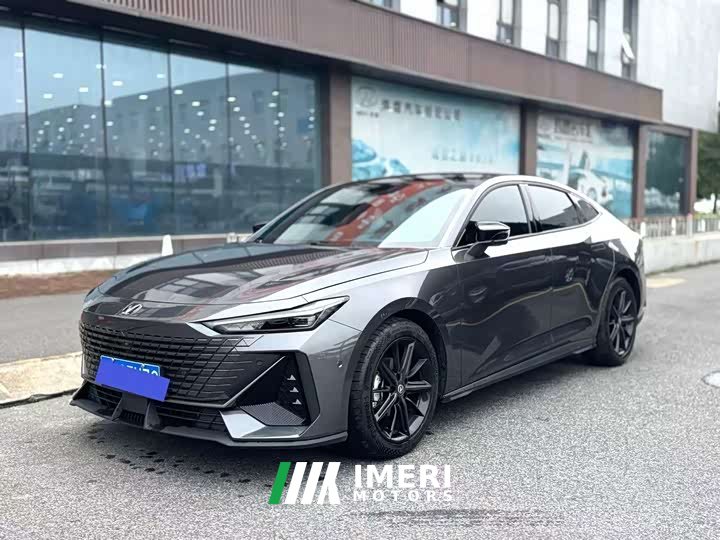 Changan UNI-V 1.5T Premium Version - автомобиль из Китая