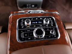 Hongqi Golden Sunflower Guoyao 2022 4.0T Monarch Flagship Edition 4 seats - фото 13
