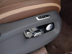 Hongqi Golden Sunflower Guoyao 2022 4.0T Monarch Flagship Edition 4 seats - фото 18