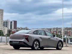 FAW EH7 640 AWD Edition - фото 9