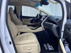 Toyota Alphard 2021 Hybrid 2.5L Luxury - фото 18