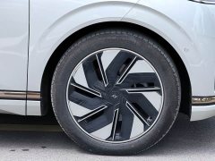 Lynk & Co eπ008 210Max extended range version 6 seats - фото 4