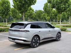 Lynk & Co eπ008 210Max extended range version 6 seats - фото 6